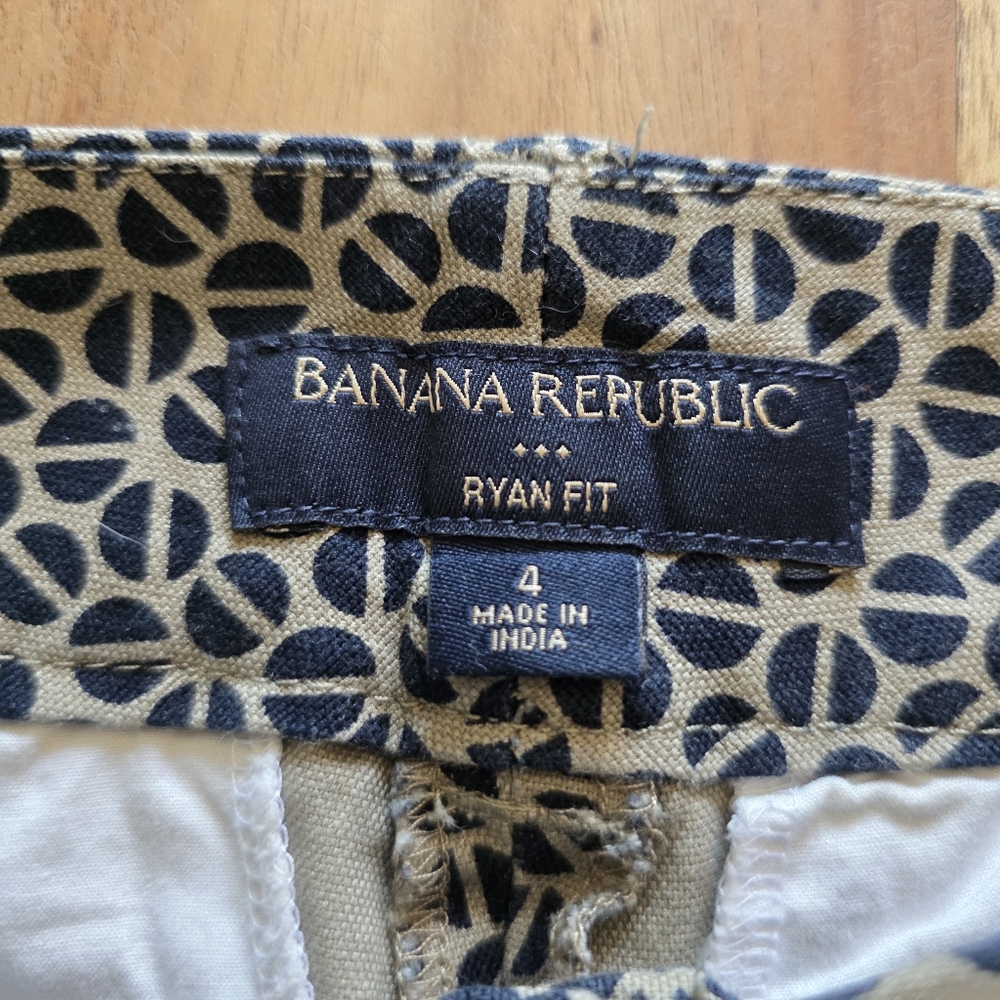 Banana Republic Black/Cream Patterned Ryan Fit Dress Shorts,quiet Luxury, Size 4 - Picture 11 of 16
